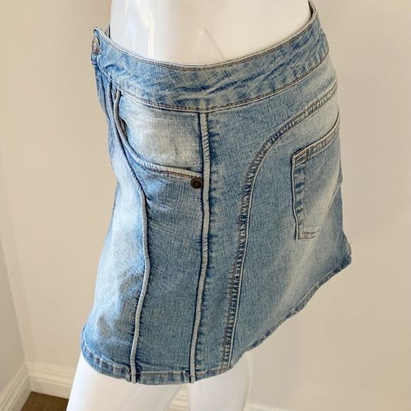 Vintage 90s Y2K Lov3e by TM Denim Low Rise Jean Mini Skirt w Piping Details - Picture 4 of 7